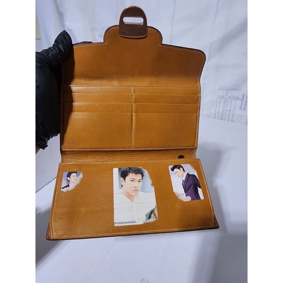 Authentic GUCCI Vintage Long Logo Plate Wallet Yellow - Picture 6 of 14